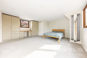 Master bedroom- click for photo gallery